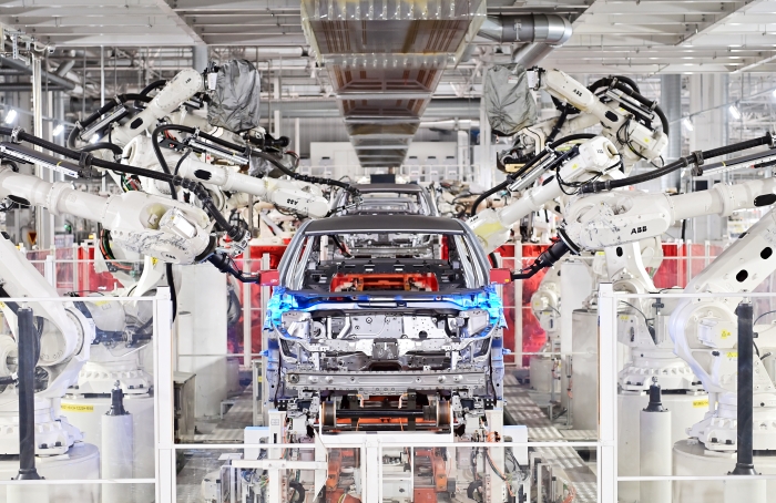 中国一汽2024年智能网联新能源汽车销量同比增长41%